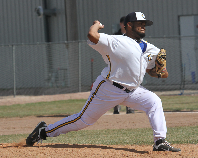 WNCC splits with Miles in two 8-inning games by identical scores