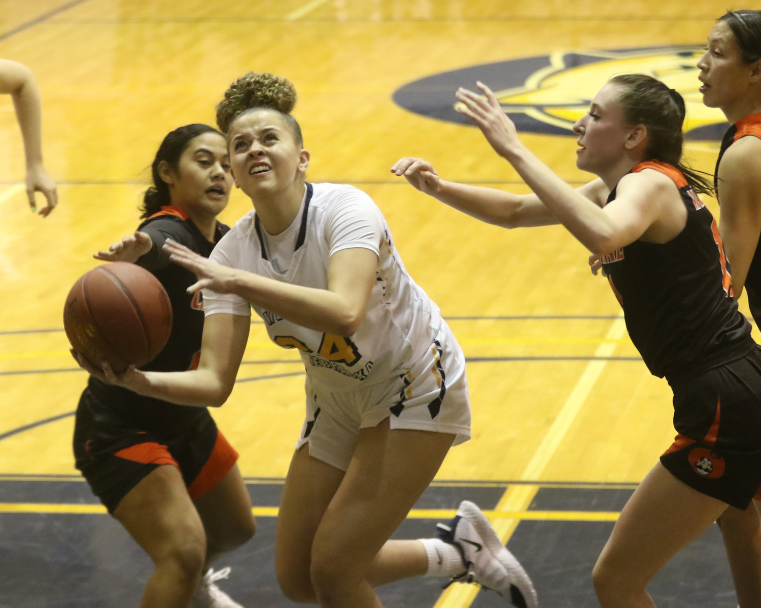 WNCC women roll over LCCC