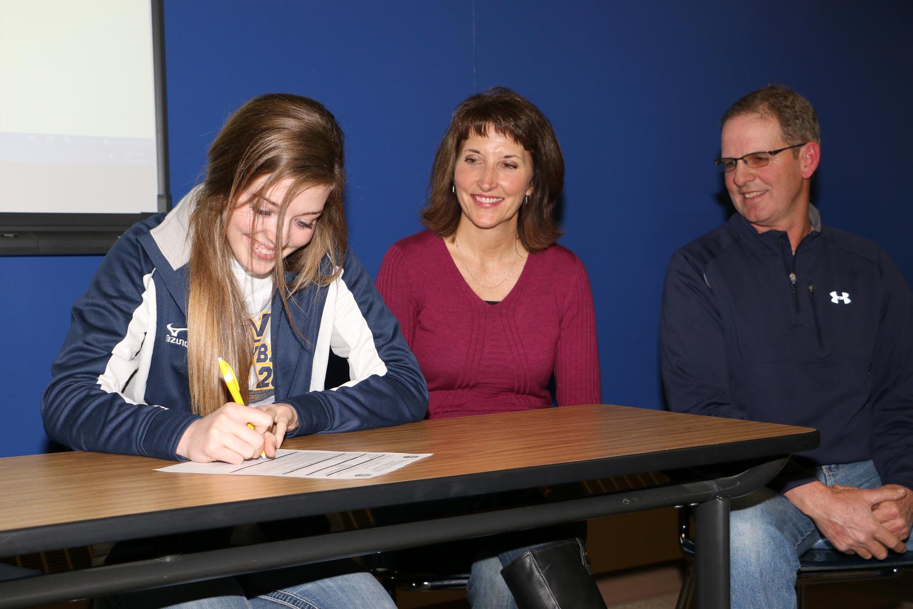 Gering's Shaul inks with WNCC volleyball